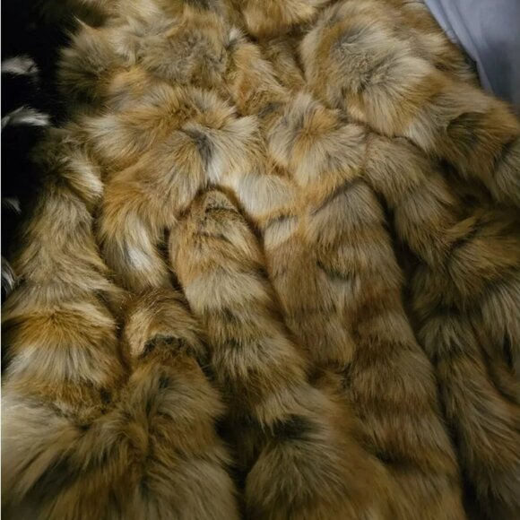 Pamela McCoy Black Diamond Collection S Replica Red Fox Faux Fur Coat - Picture 3 of 7